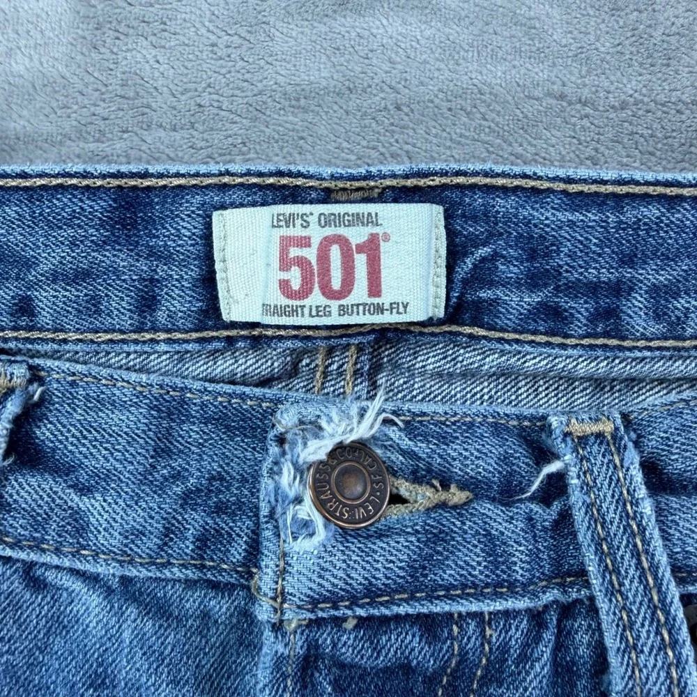 Vintage Levi's 501 Original Straight Leg Jeans Men's Size 32x34 Blue Distressed
